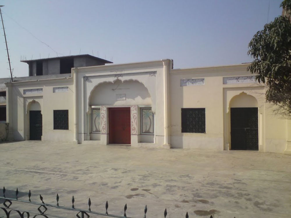 Ali masjid mandran wala daska