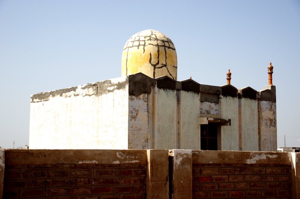 Tomb of Shaheed Mansoor Faqeer near Sanghar Sindh