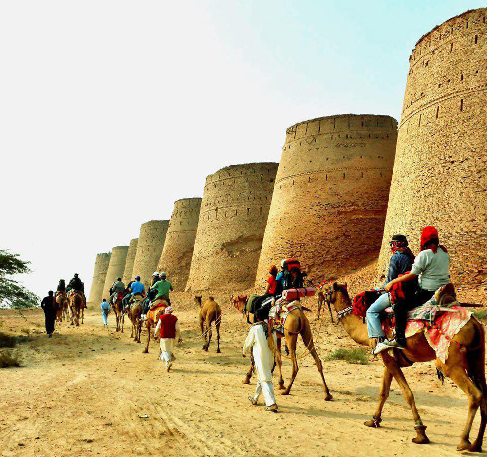 Tourists riding towards Derawar Fort Bahawalpur – Pakistan
